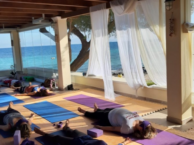 Yoga Ιrides hotel Ægina